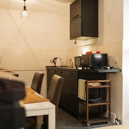 Ruhiges Mit Grossem Balkon Und Stellplatz * لبسيا